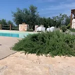 בית כפרי Trulli Santa Maria Odegitria Relais אוסטוני