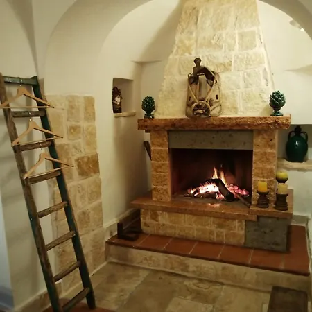 Trulli Santa Maria Odegitria Relais منزل ريفي *