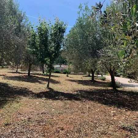Trulli Santa Maria Odegitria Relais * אוסטוני